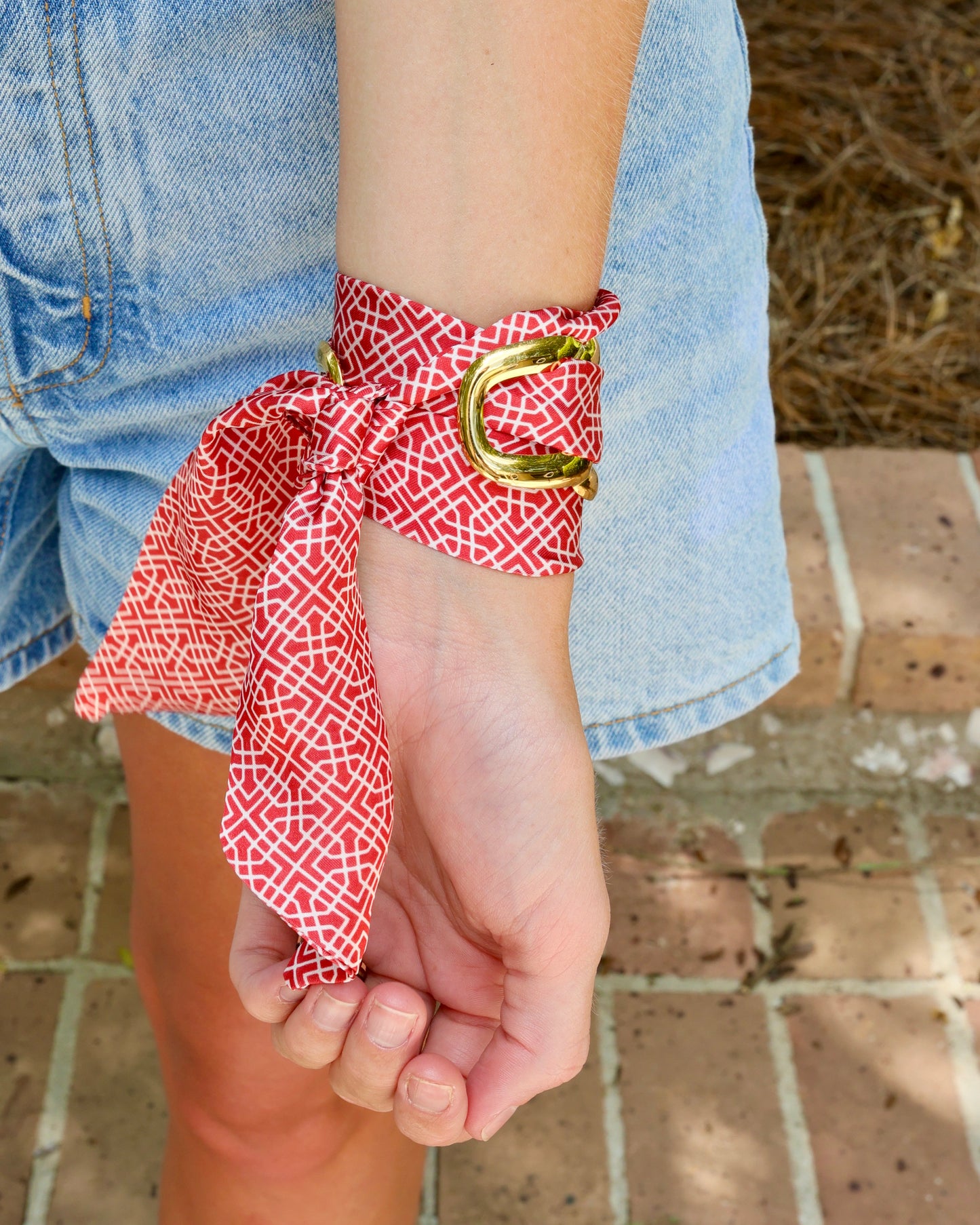 Serafina Scarf Bracelet Rd Wht Geo