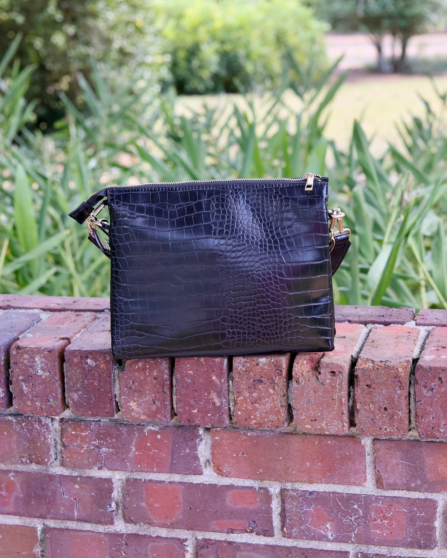 Ariana Crossbody - Black EC