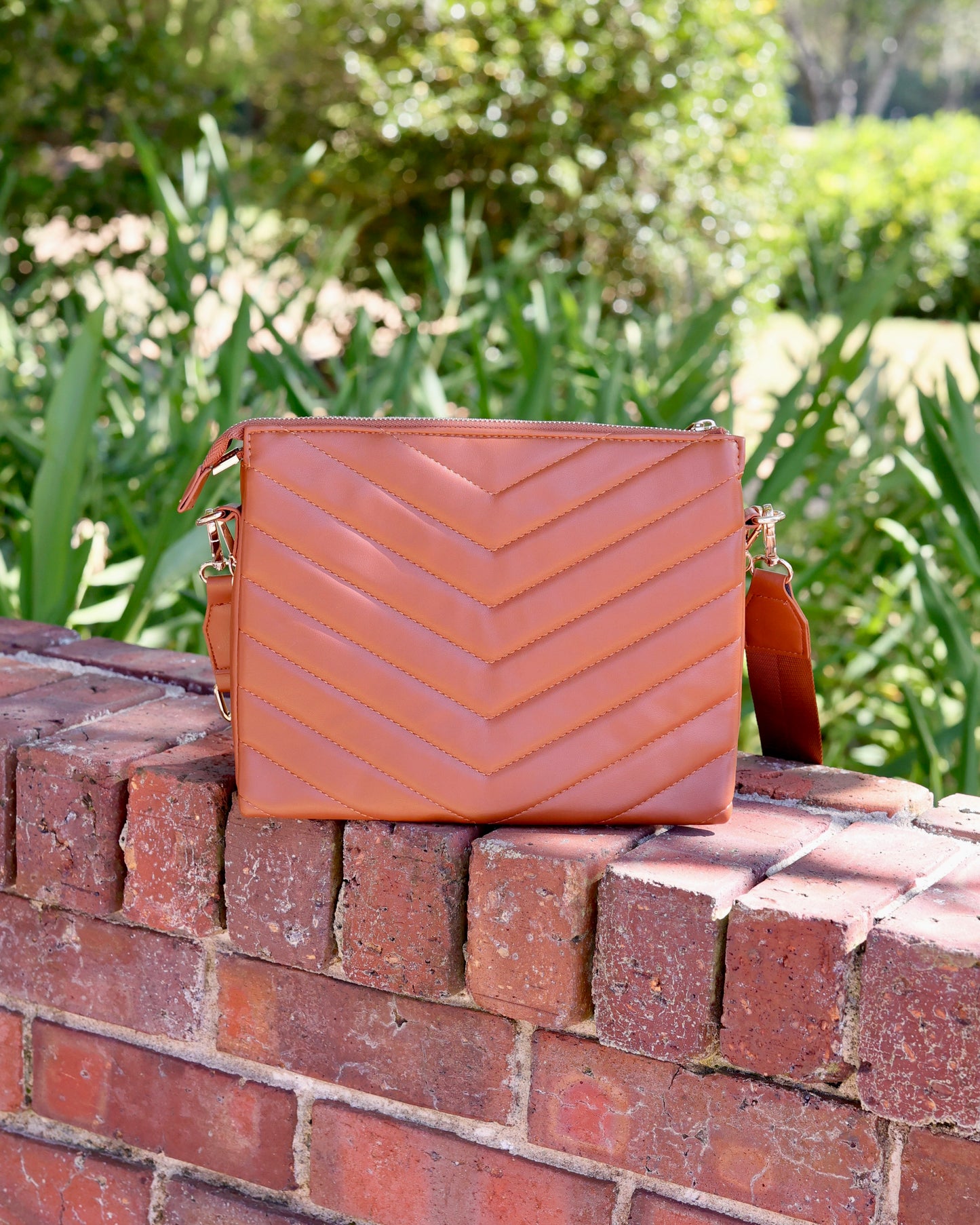 Ariana Crossbody - Saddle VQ
