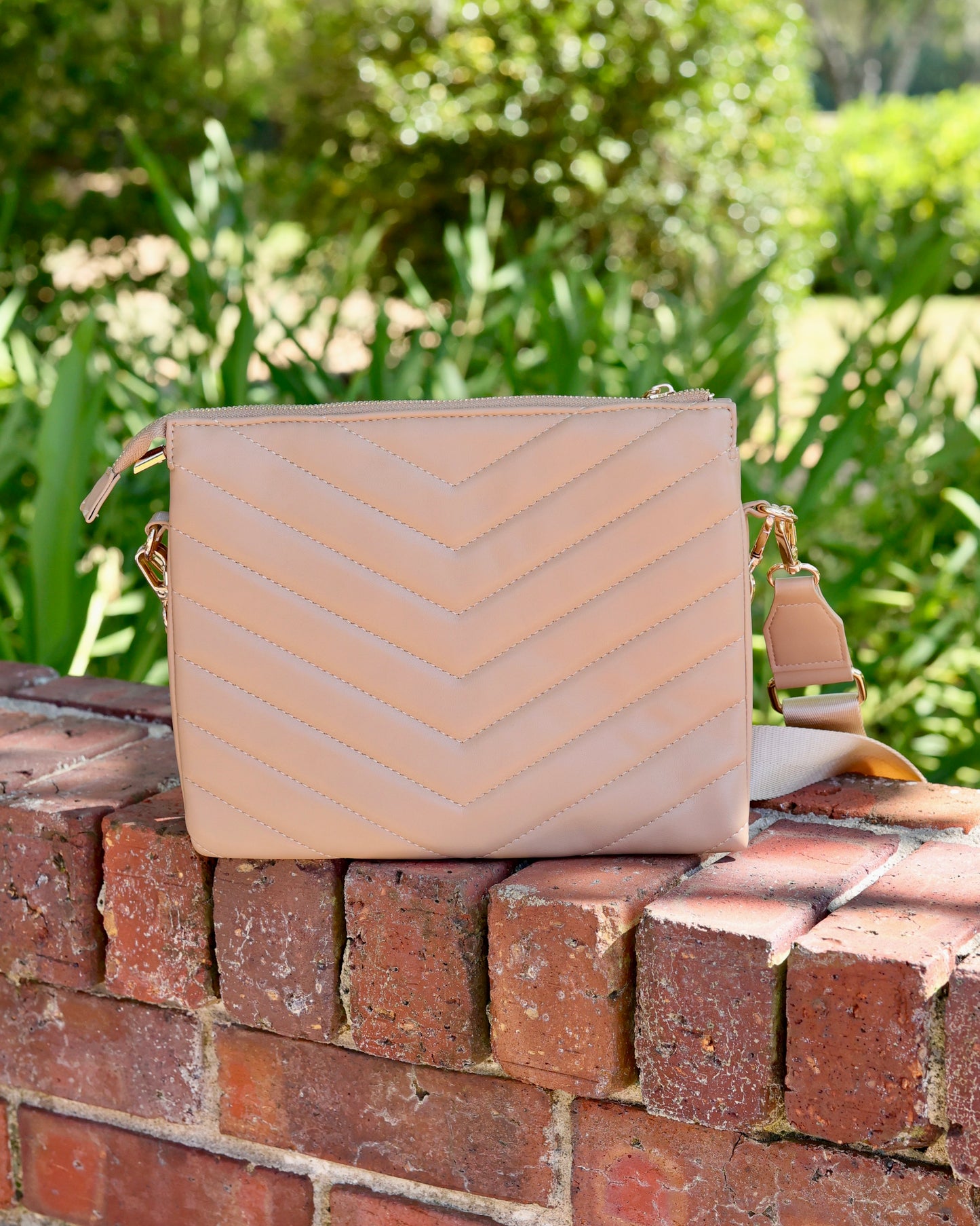 Ariana Crossbody - Latte VQ
