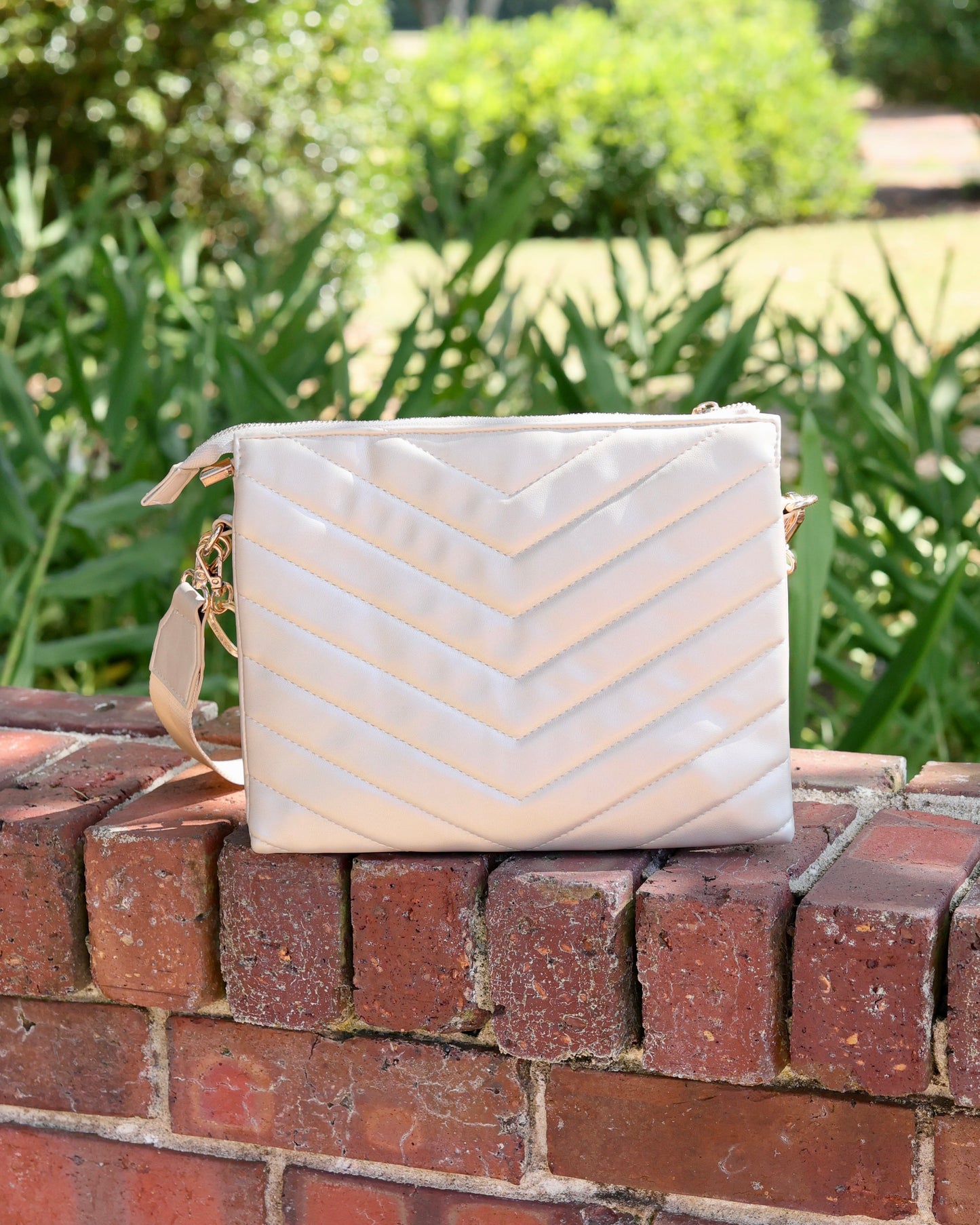 Ariana Crossbody - Pearl VQ