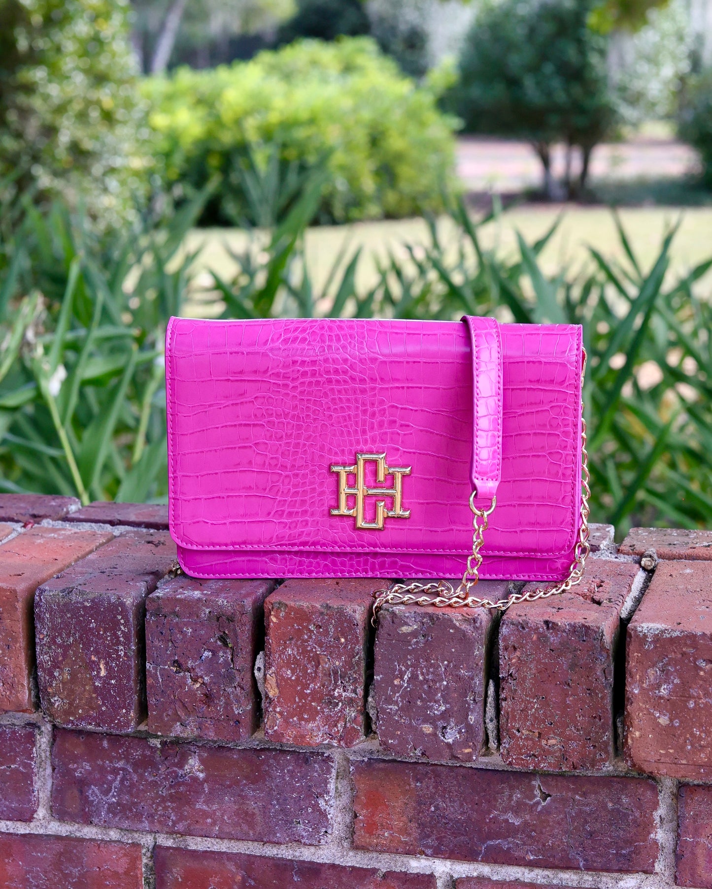 Bryn Crossbody Clutch Hot Pink EC