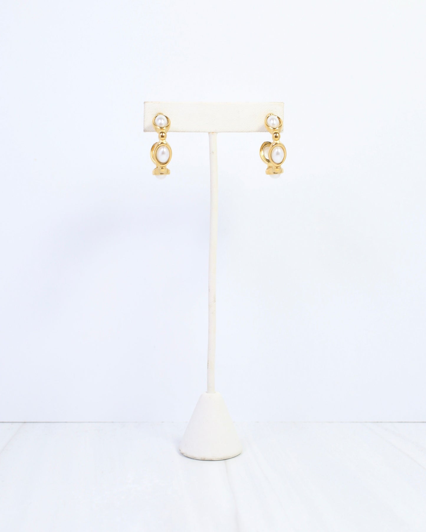 Daira Pearl Hoop Earring WP Gold