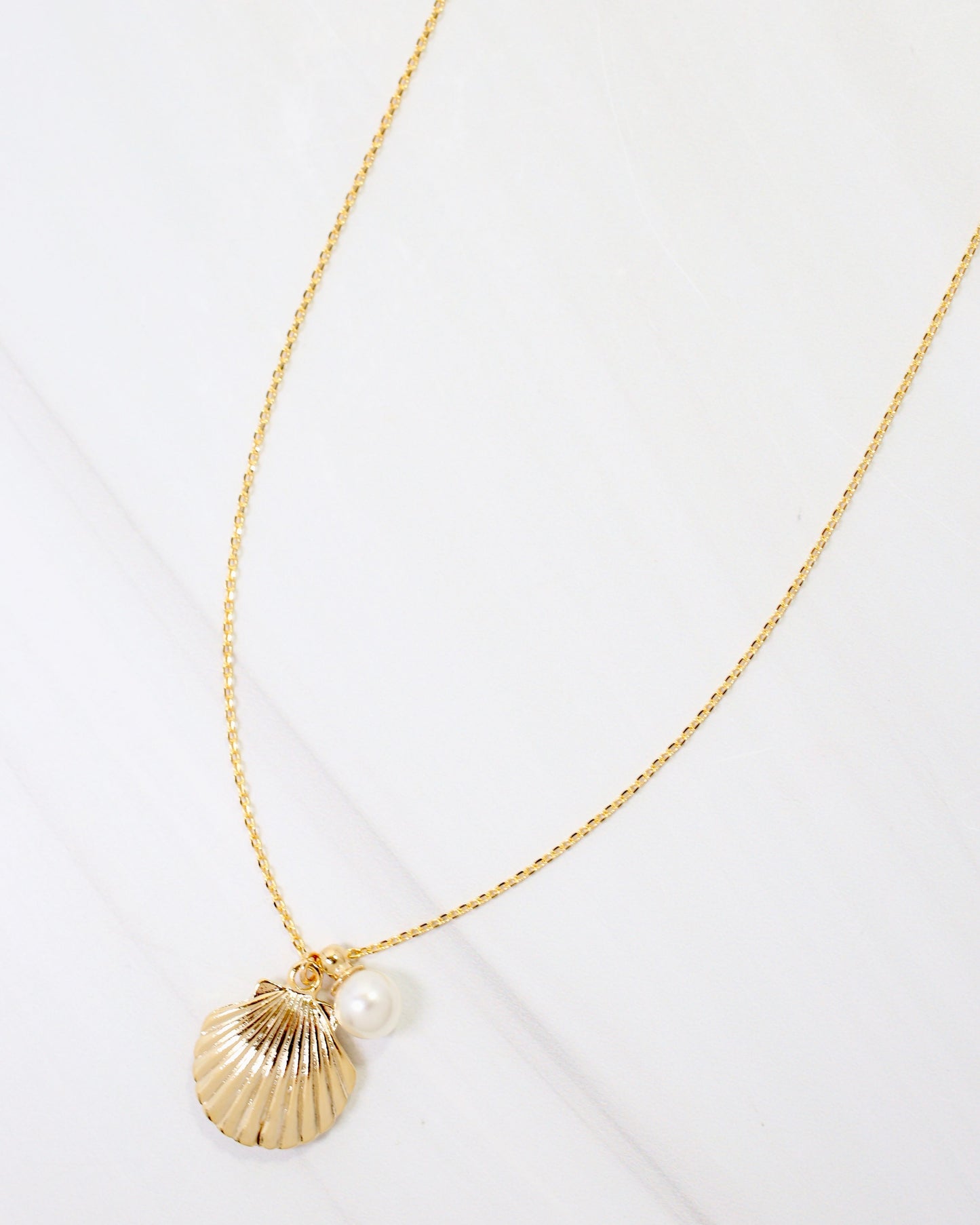 Irvington Shell with Pearl Necklace Gold