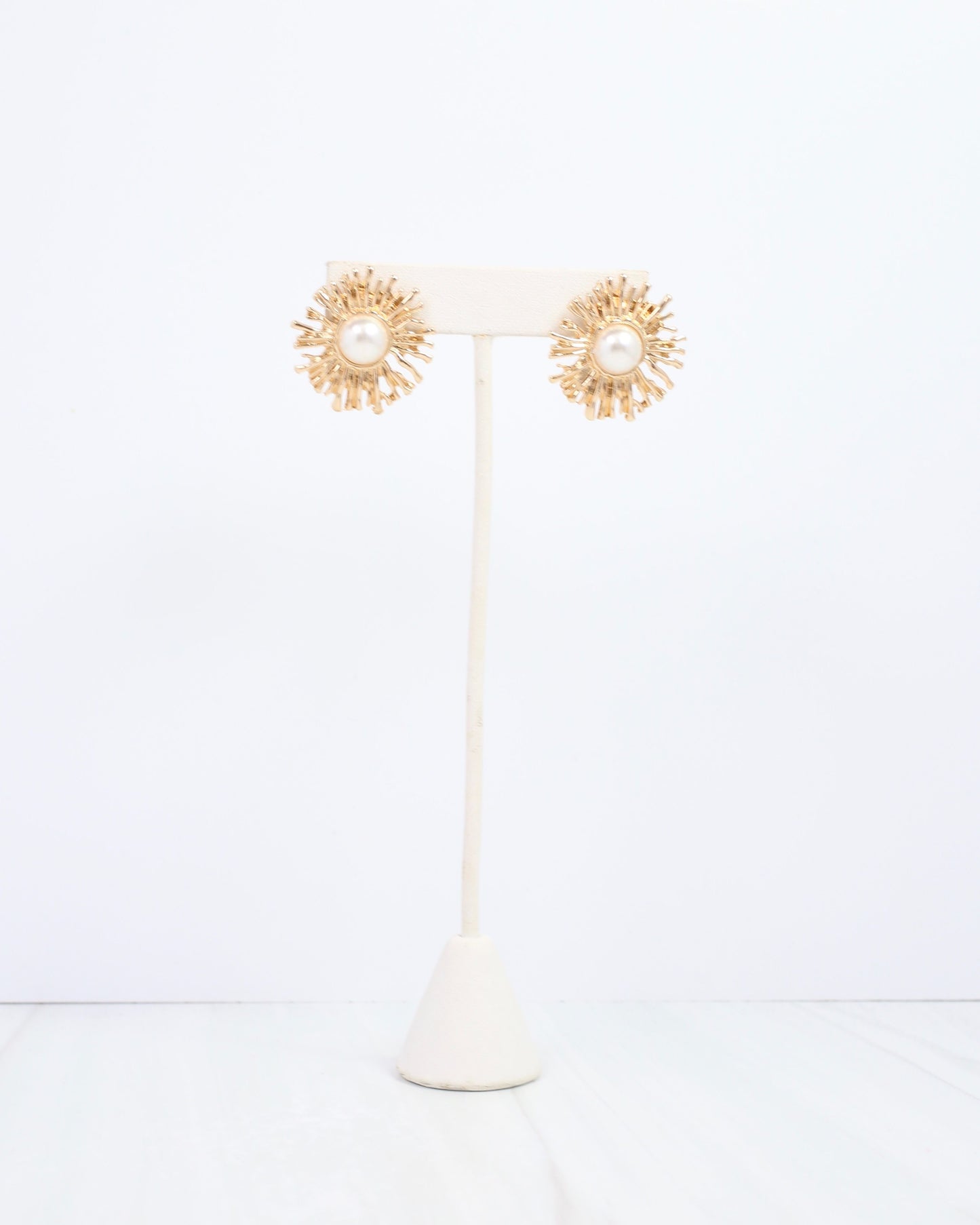 Parma Sunburst Pearl Post Earring Gold
