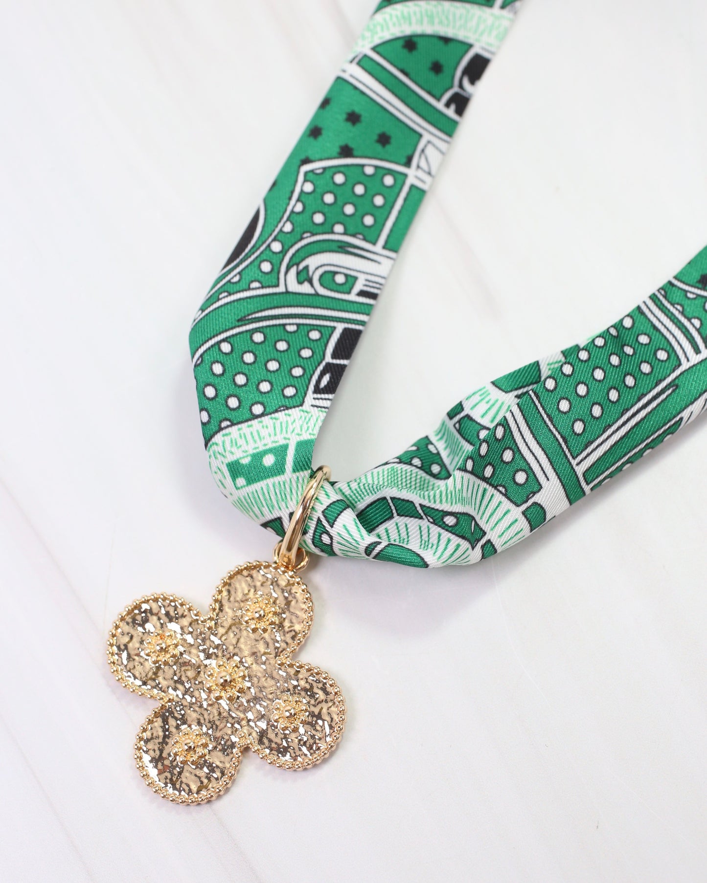 Winder Clover Charm Gold