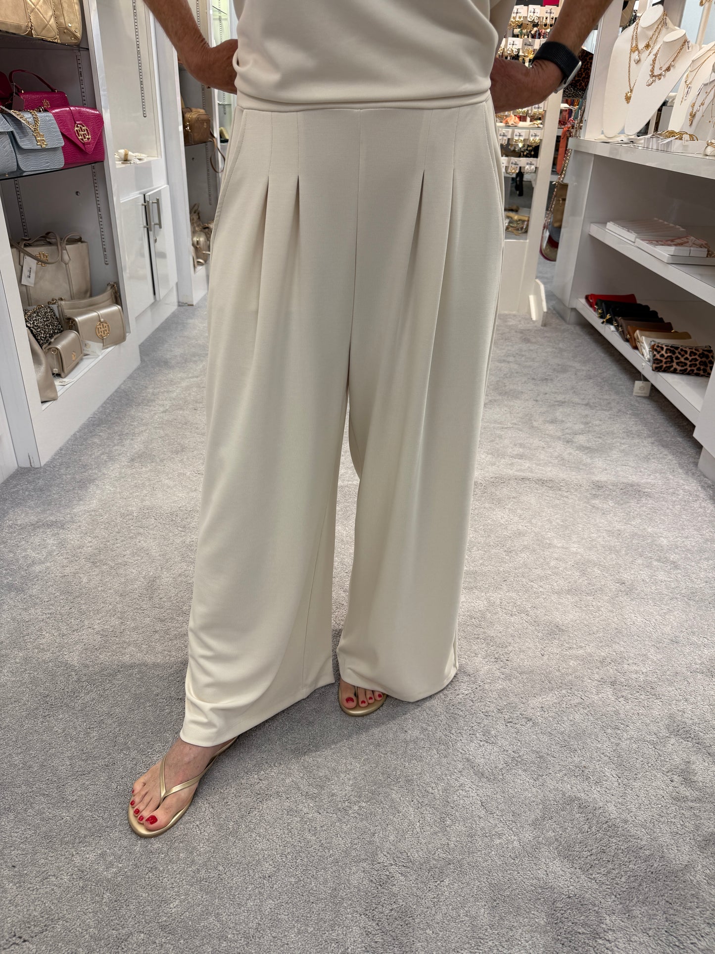 Hattie Sleeveless Top and Pant Set- Ivory