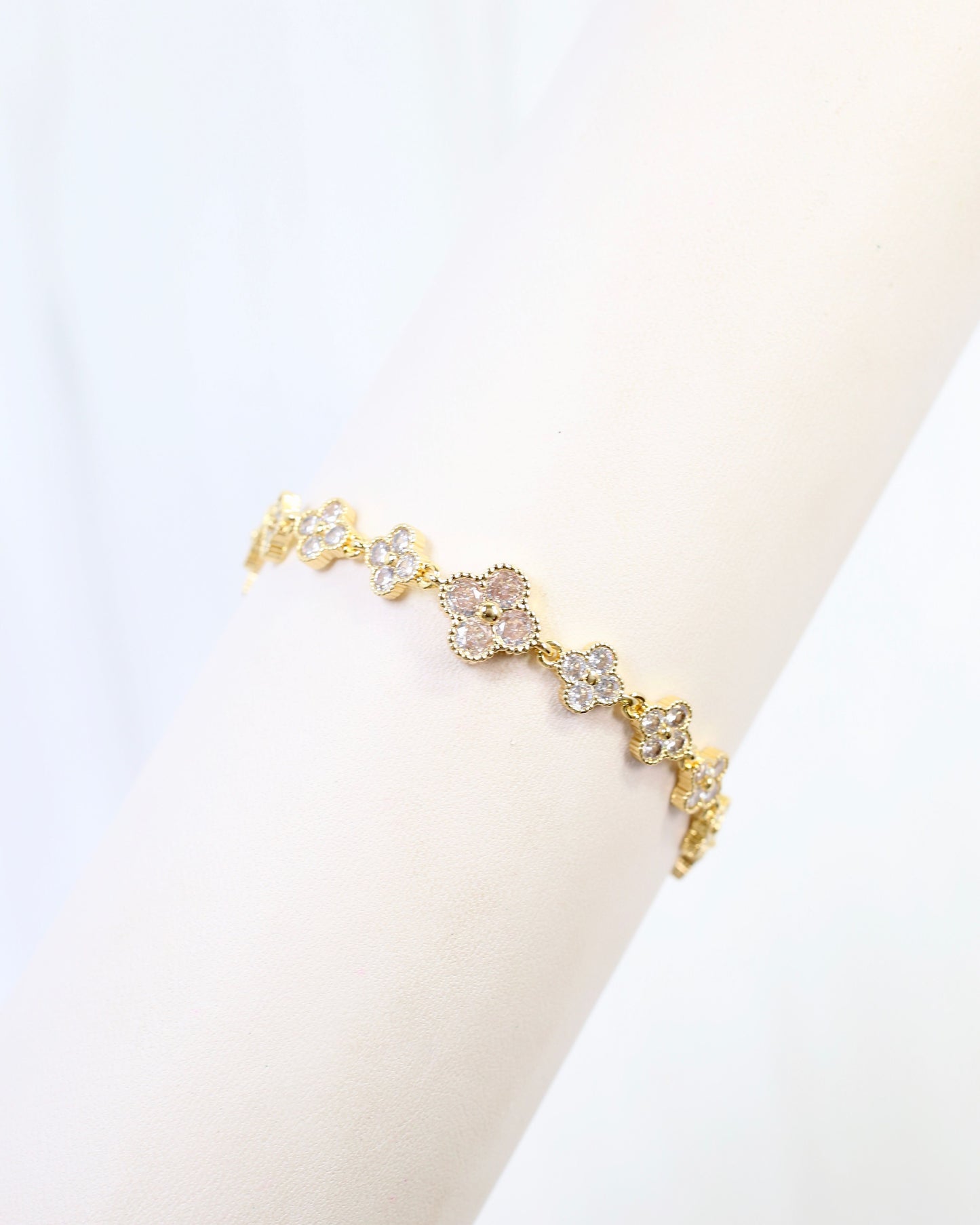 Clovis CZ Clover Bracelet WR Gold