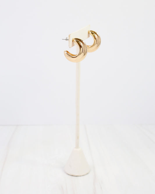McAlester Ribbed Hoop Earring Gold