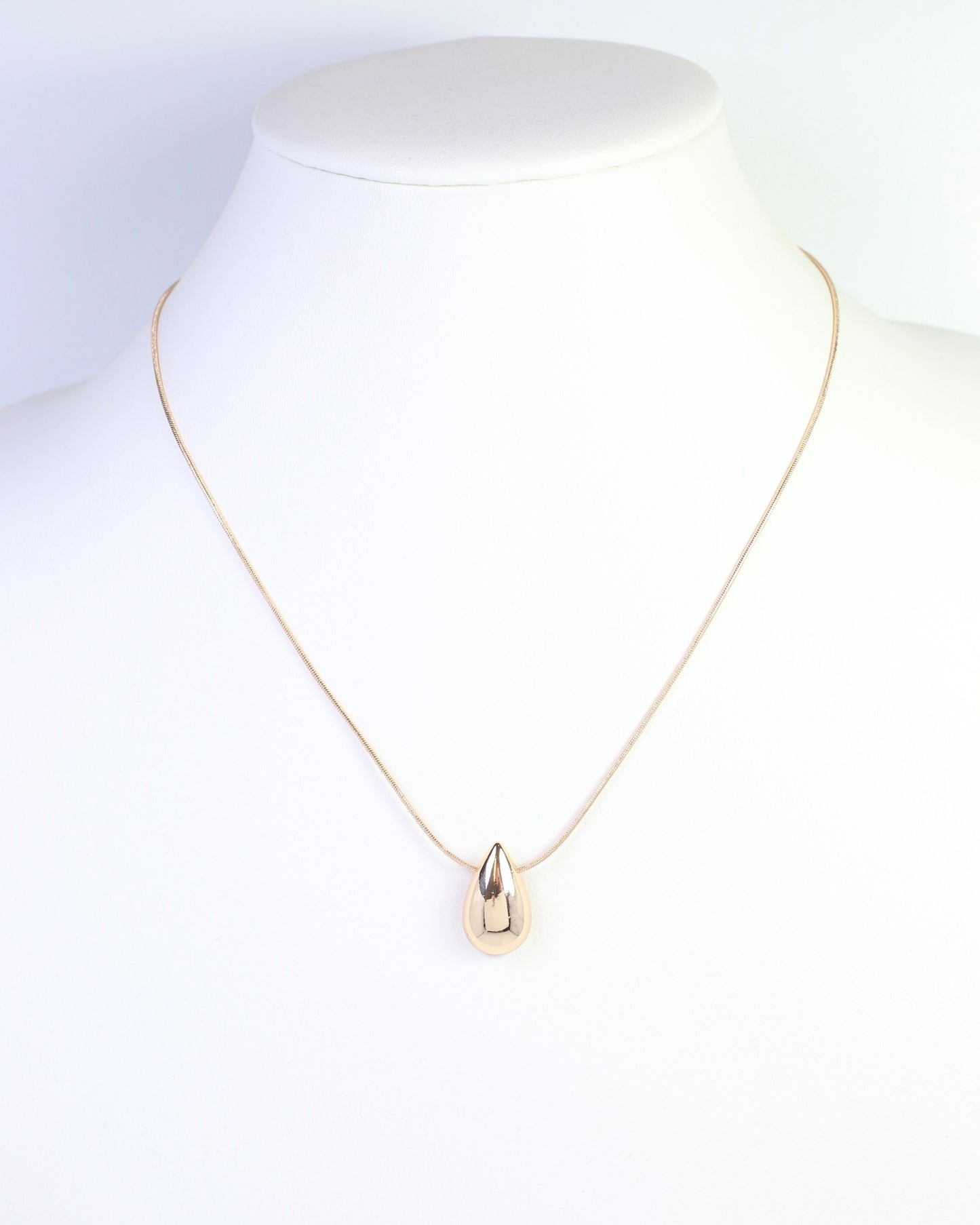 Celine Teardrop Pendant Necklace Gold