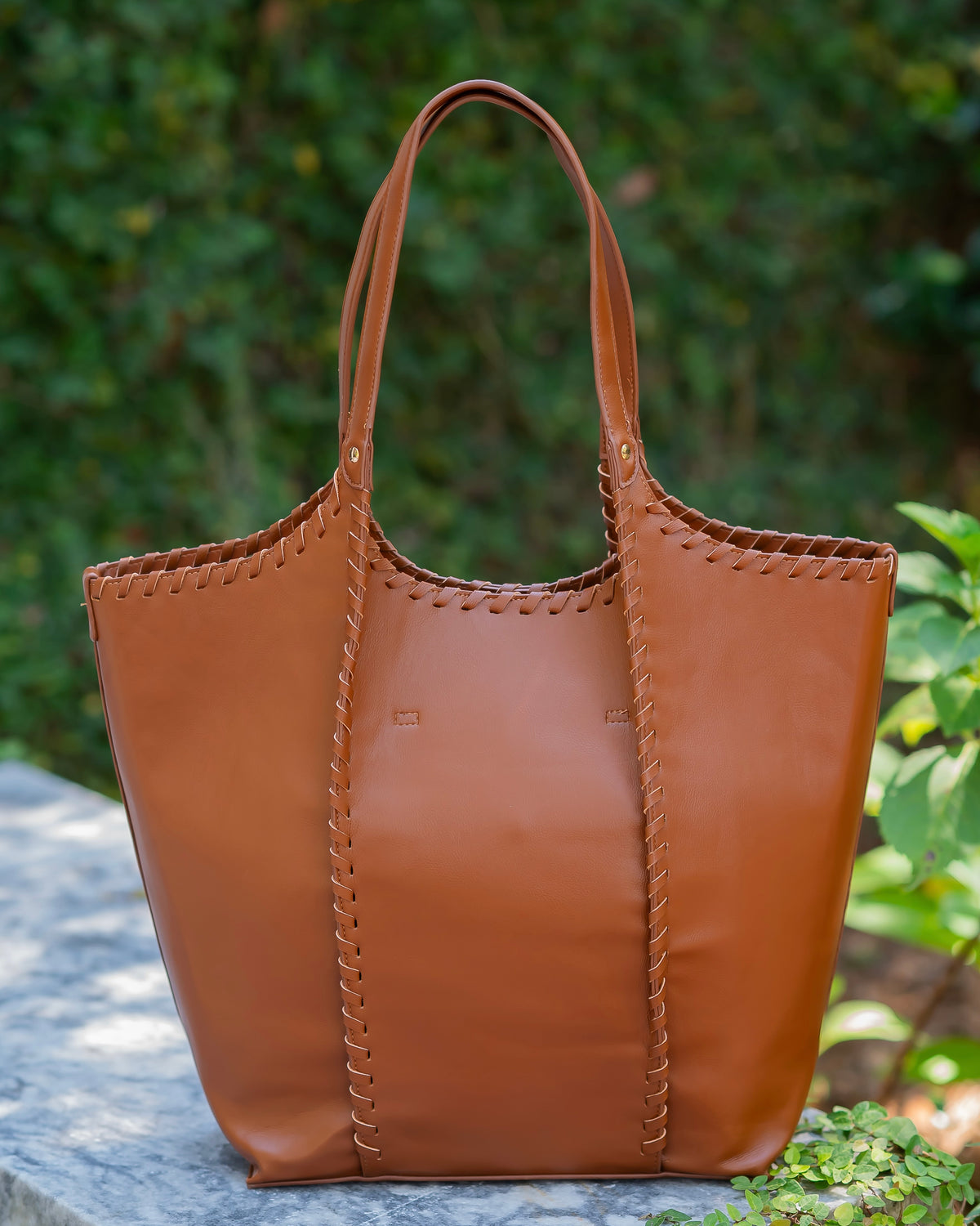 Emory Whipstitch Tote Saddle