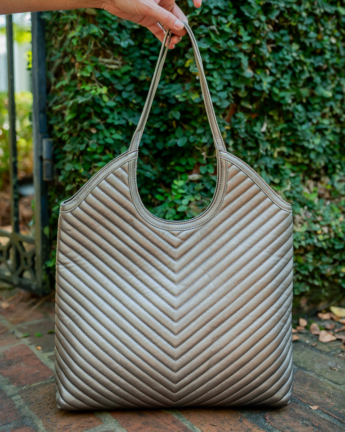 Greyson Tote Black Pearl VQ