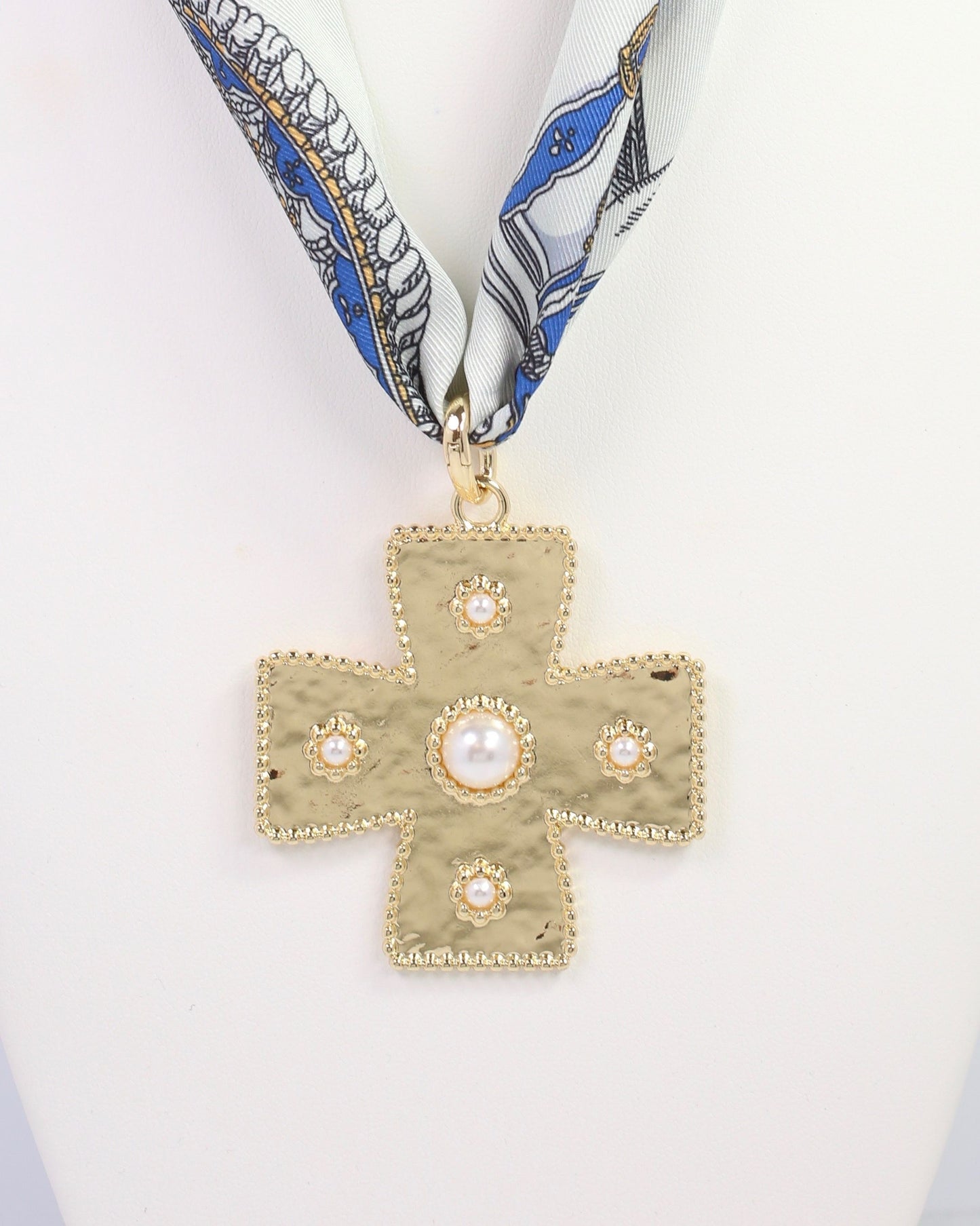 Cayce Large Cross Charm Gold