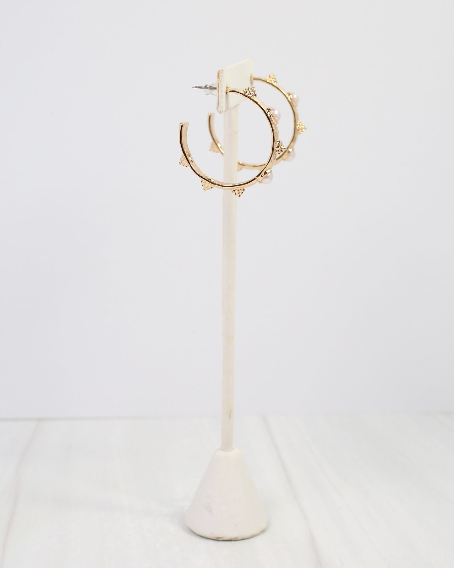 New Bern Flower and Pearl Hoop Earring Gold