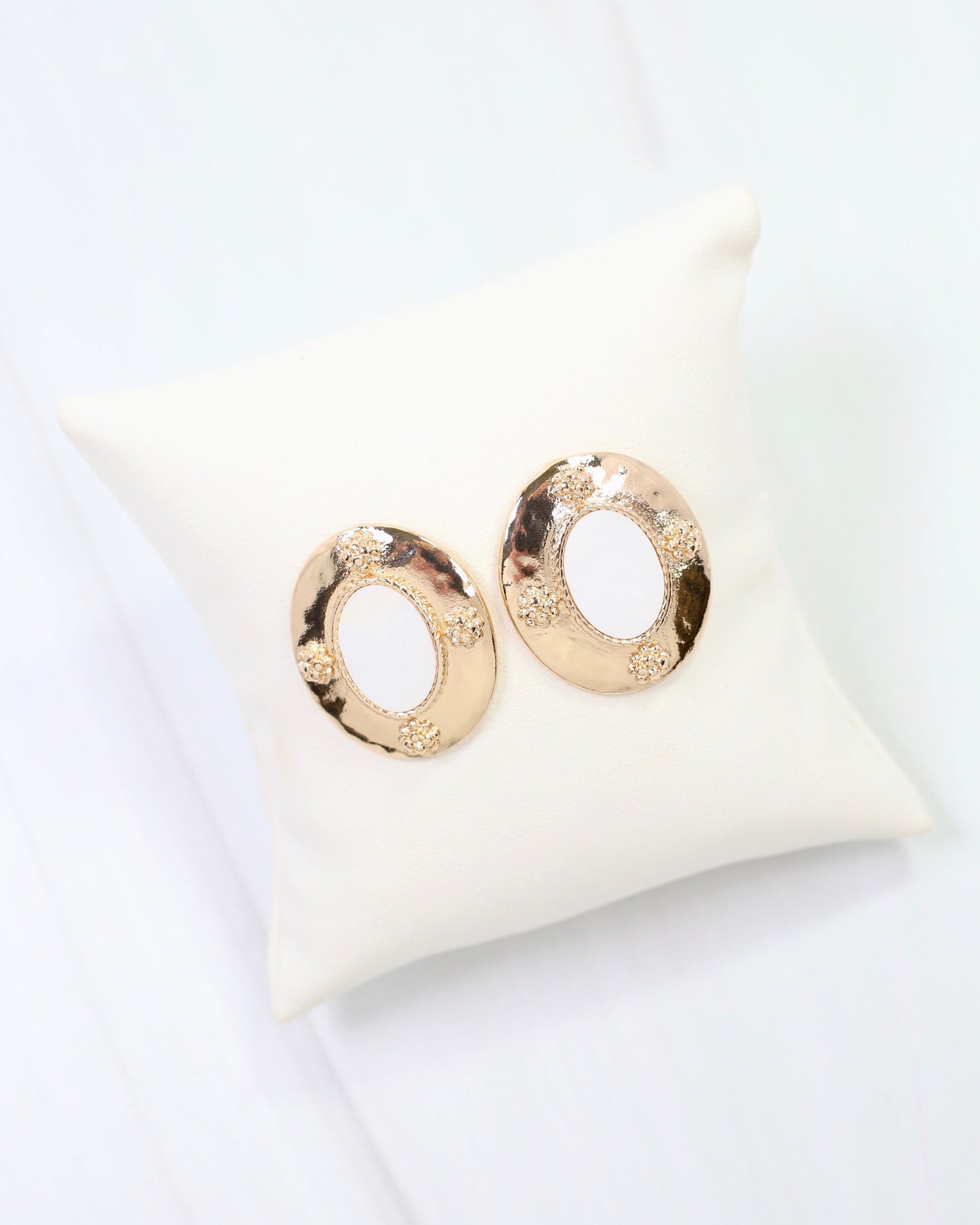 Carthage Oval Earring Mother Of Pearl