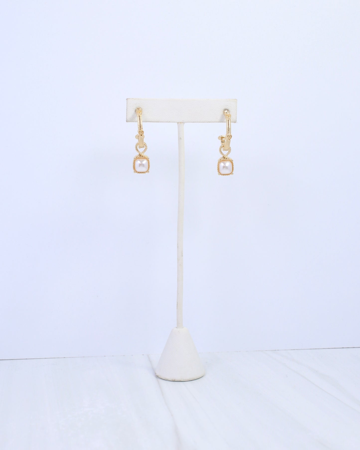 Anika Textured Medium Hoop With Dangle Pearl