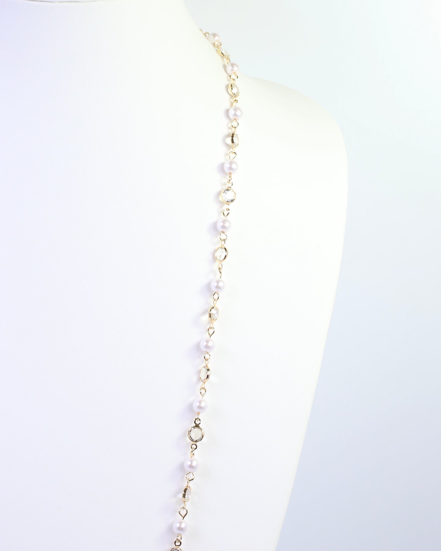 Aribella Crystal Pearl Necklace Gold