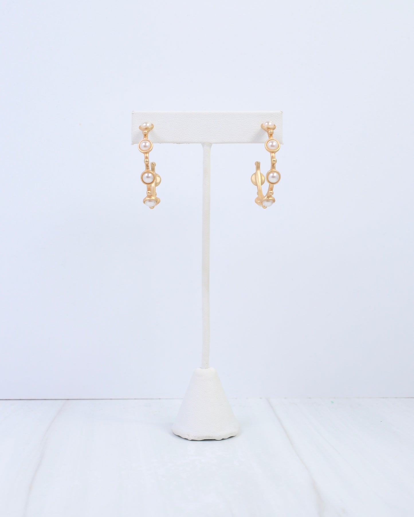 Bonnie Pearl Hoop Earring Matte Gold