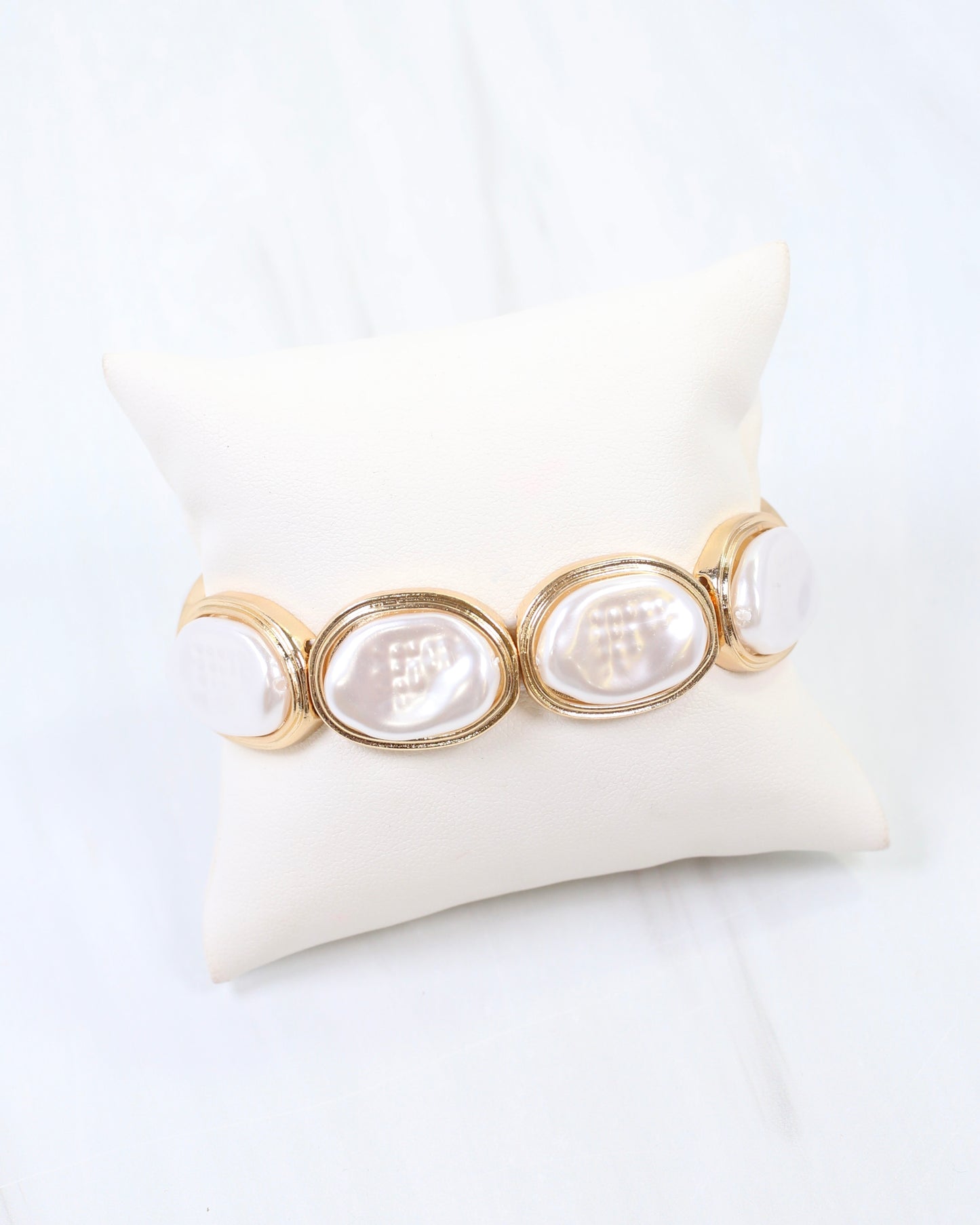 Arlet Oval Pearl Stretch Bracelet Gold