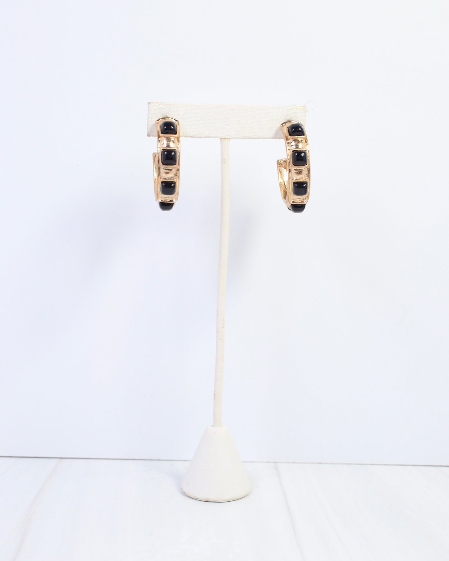 Allie Hammered Gold Earring Black