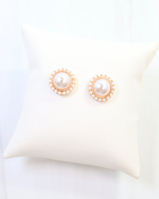 Alvaro Pearl Stud Earring Ivory