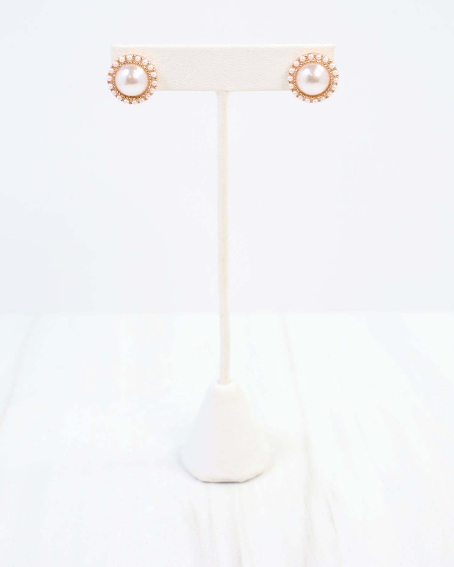 Alvaro Pearl Stud Earring Ivory