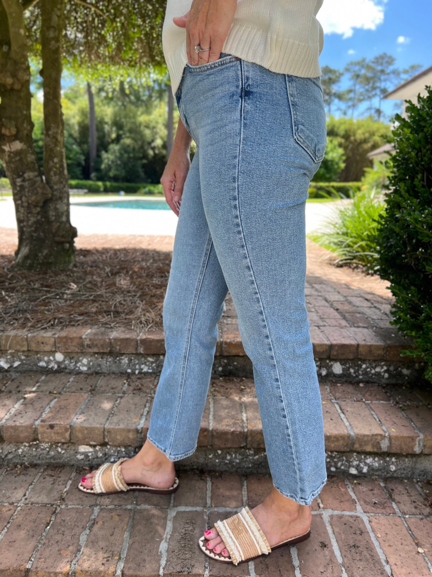 Just Black Slim Cropped Bootcut-Medium Wash
