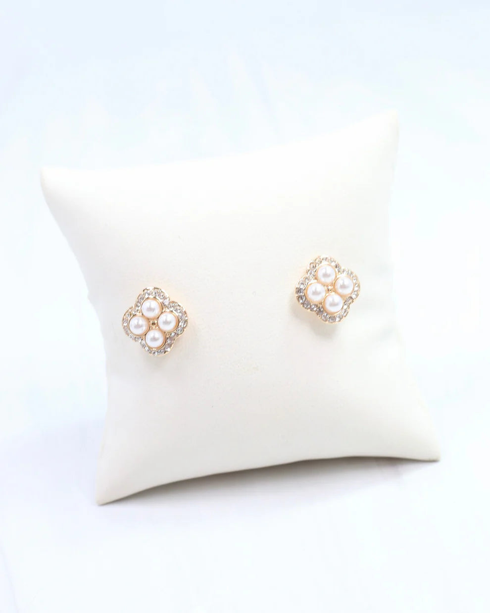 Tamlyn Clover Earring Cream