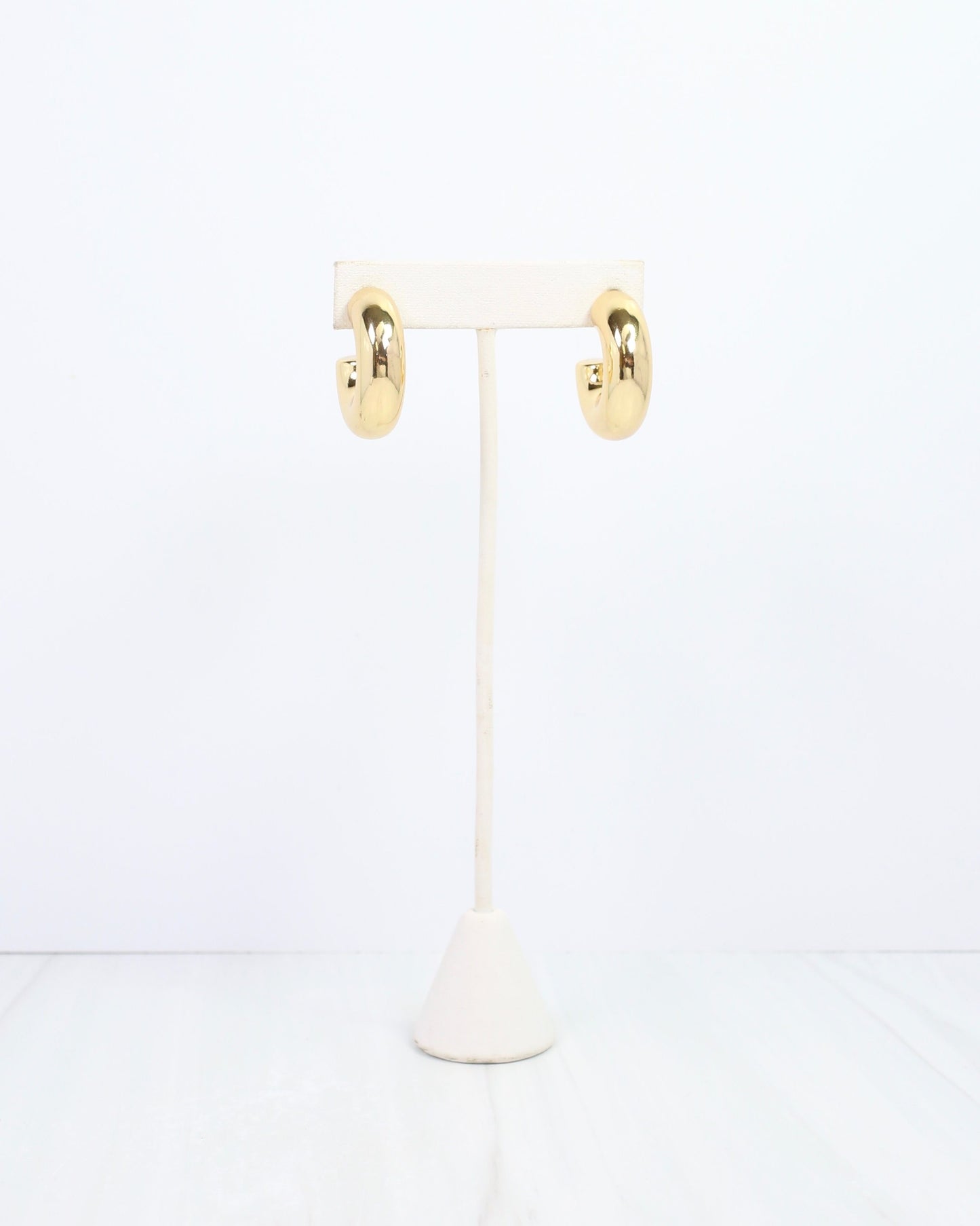 Rushing Hoop Earring WP Gold