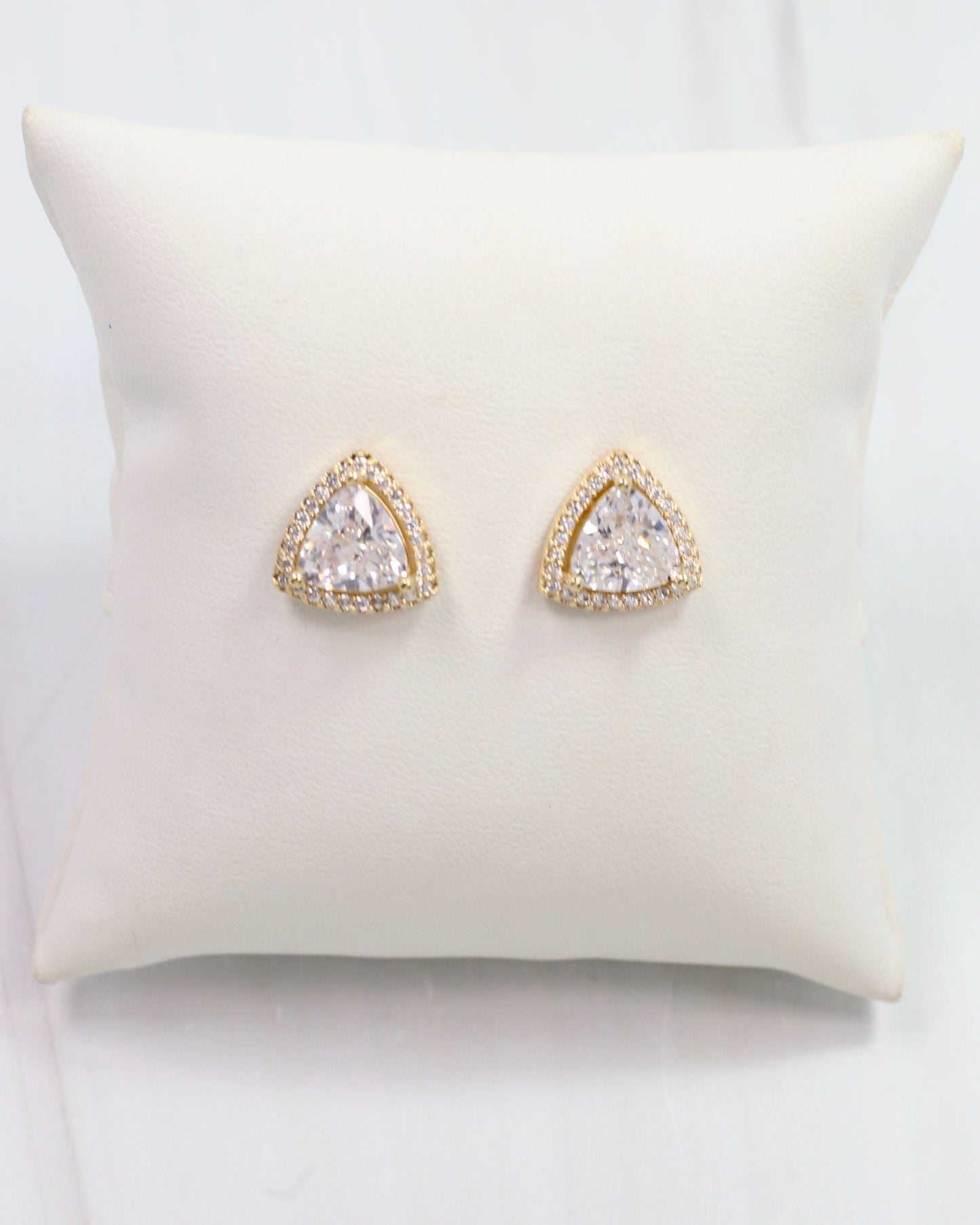 Regailia Stud Gold