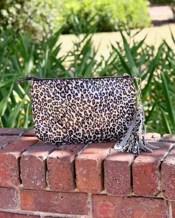 Madelyn Clutch Crossbody Spotted LD