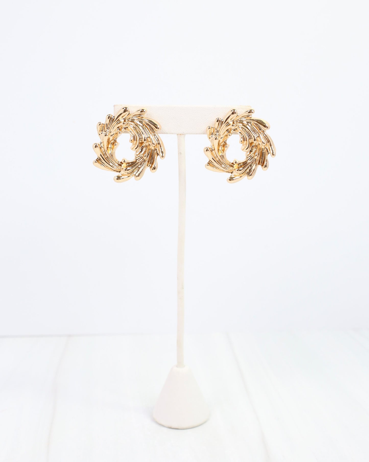 Wewonka Circle Drop Earring Gold