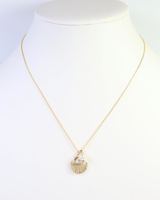 Irvington Shell with Pearl Necklace Gold