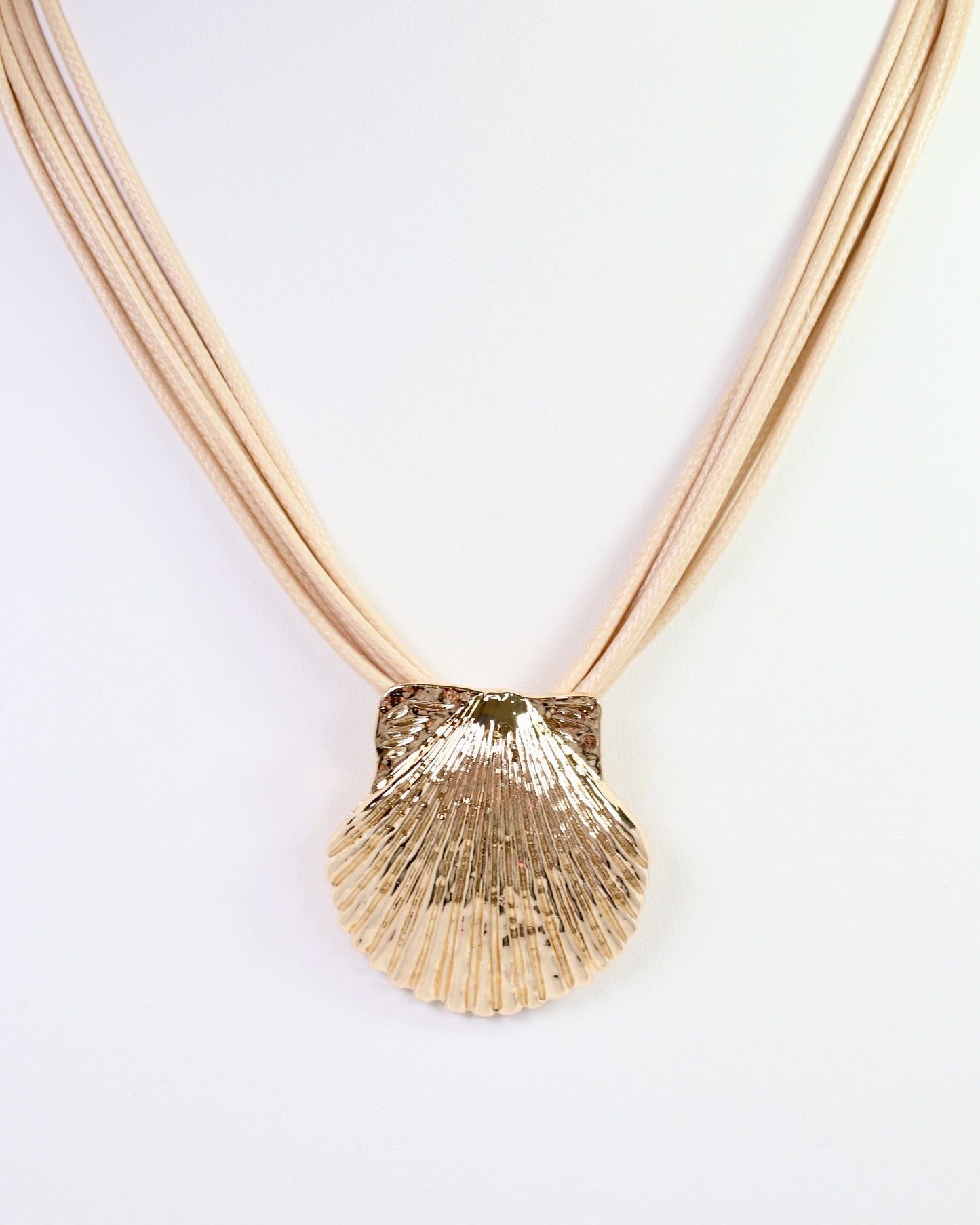 Lorain Scallop Cord Necklace Natural