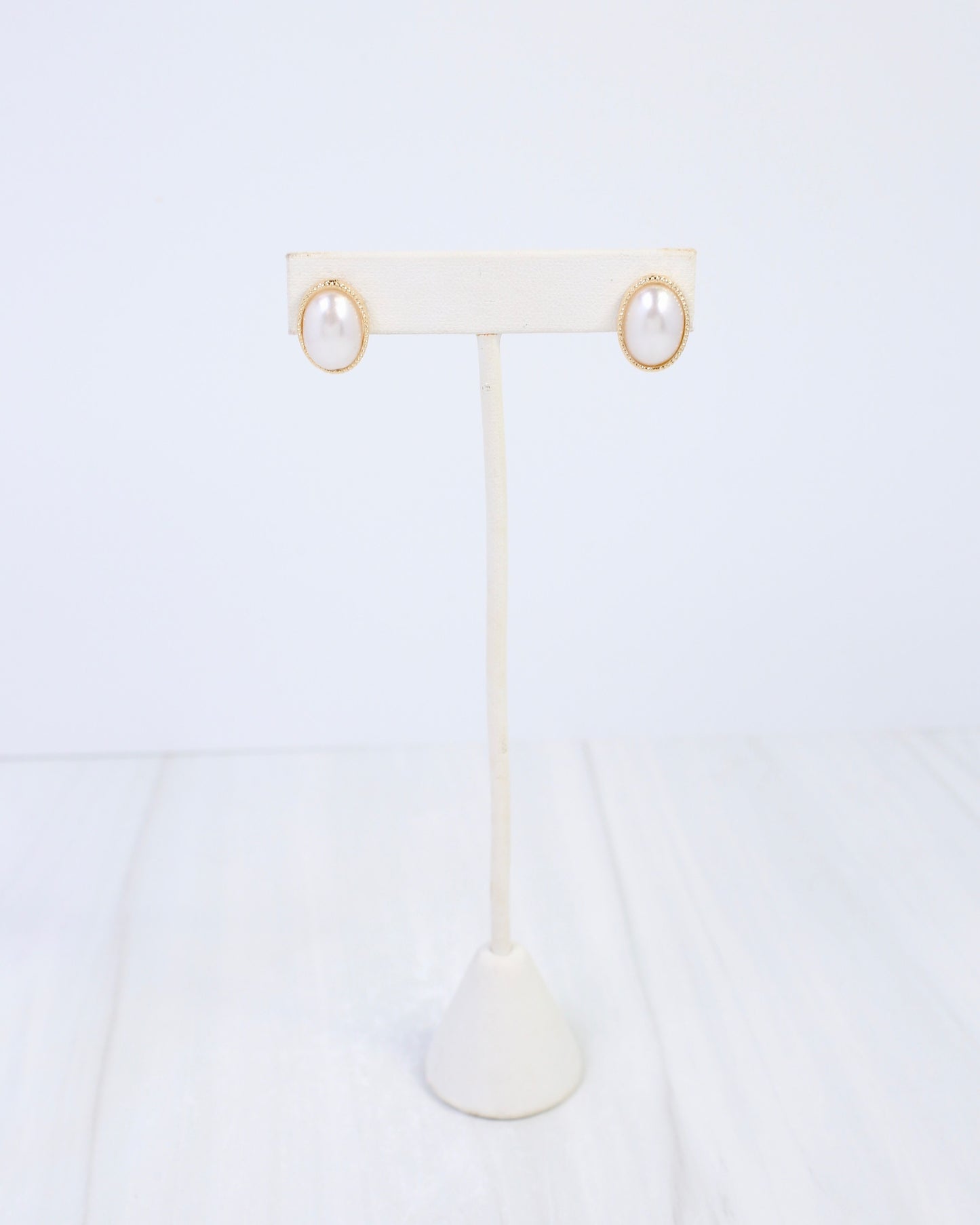 Haddonfield Pearl Oval Earrings WR Gold