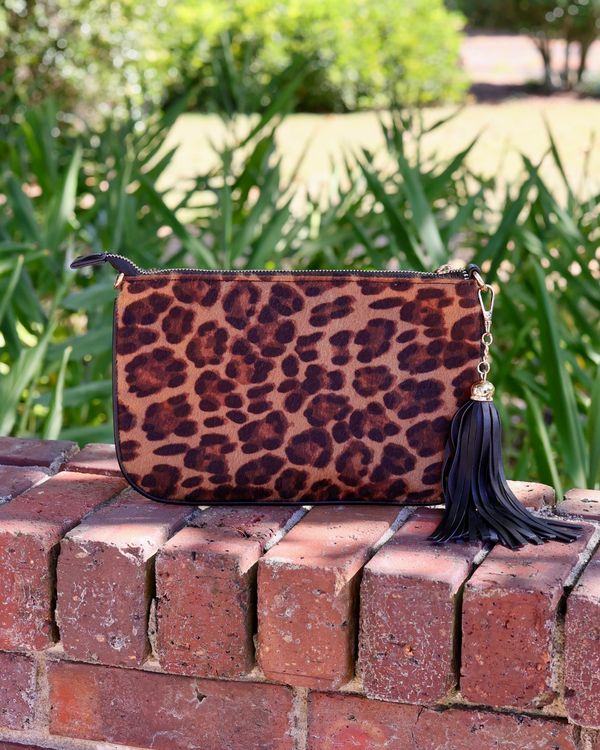 Madelyn Clutch Crossbody Spotted Saddle