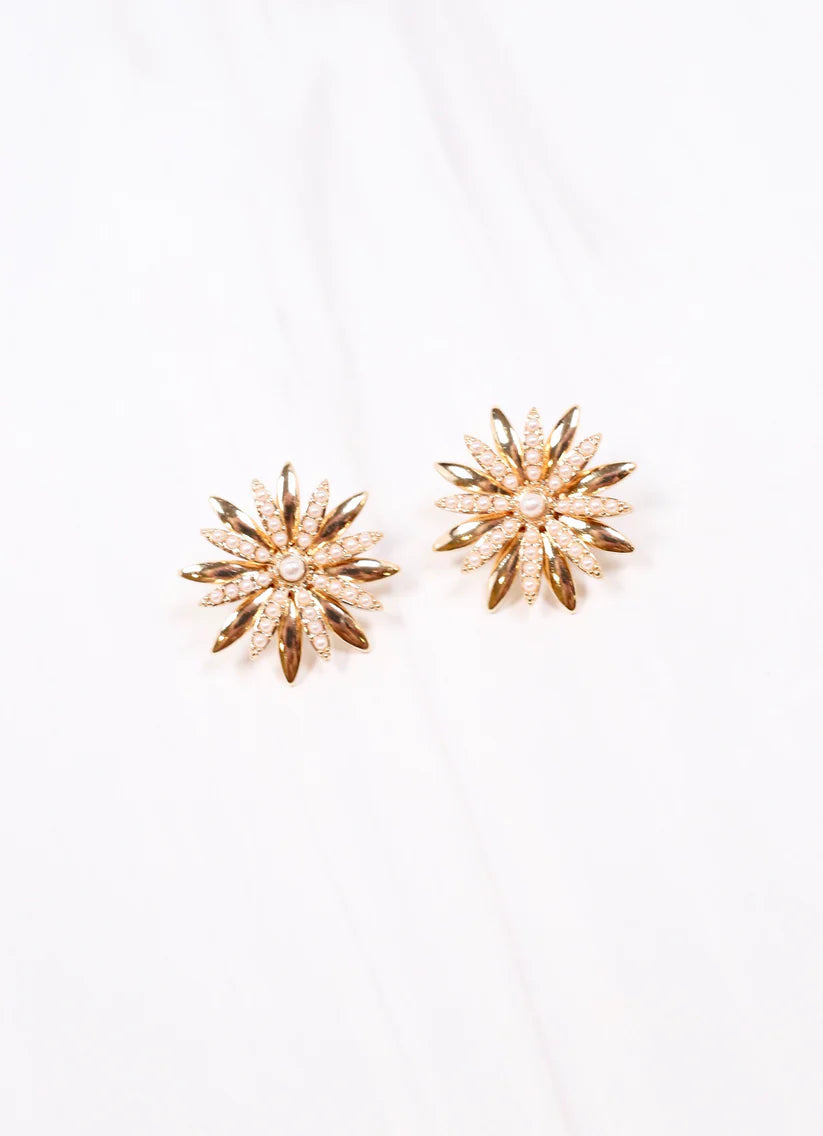 Harley Pearl Lined Flower Earring Gold