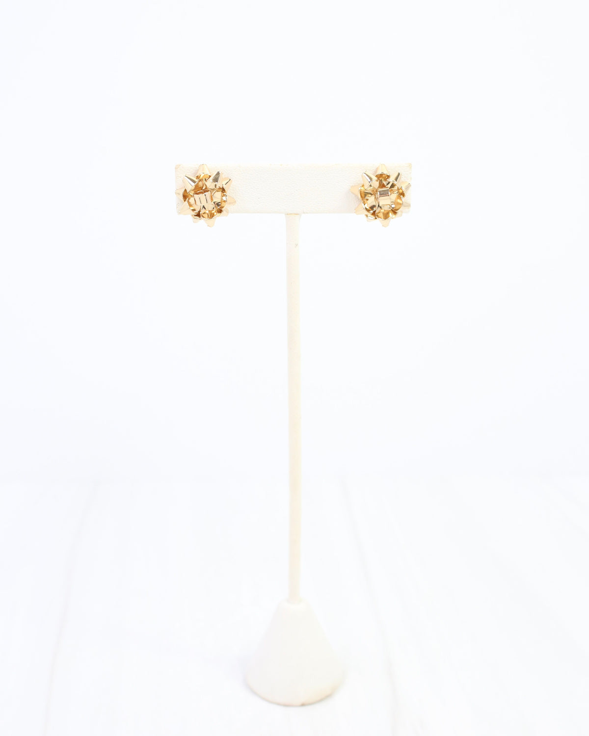 Wrap it Up Bow Stud Gold