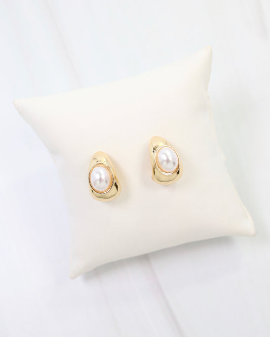 Overland Peal Accented Hoop Earring Gold