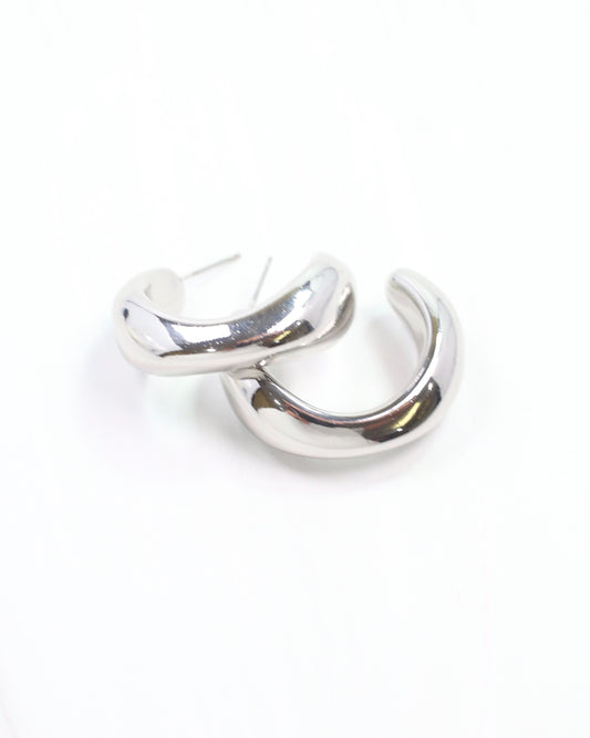 Callen Wavy Hoop Earring Silver