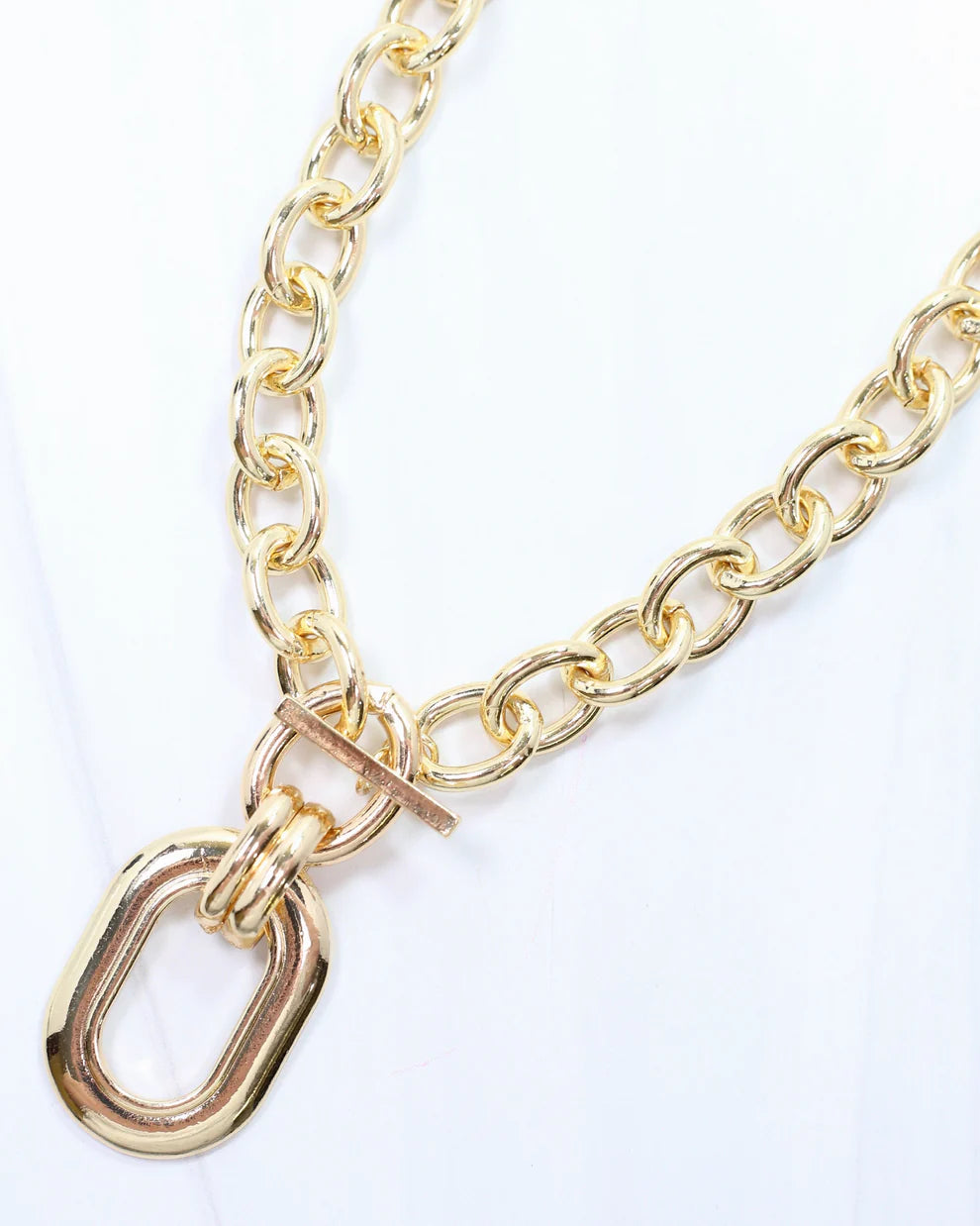 Francey Gold Oval Pendant Necklace Gold