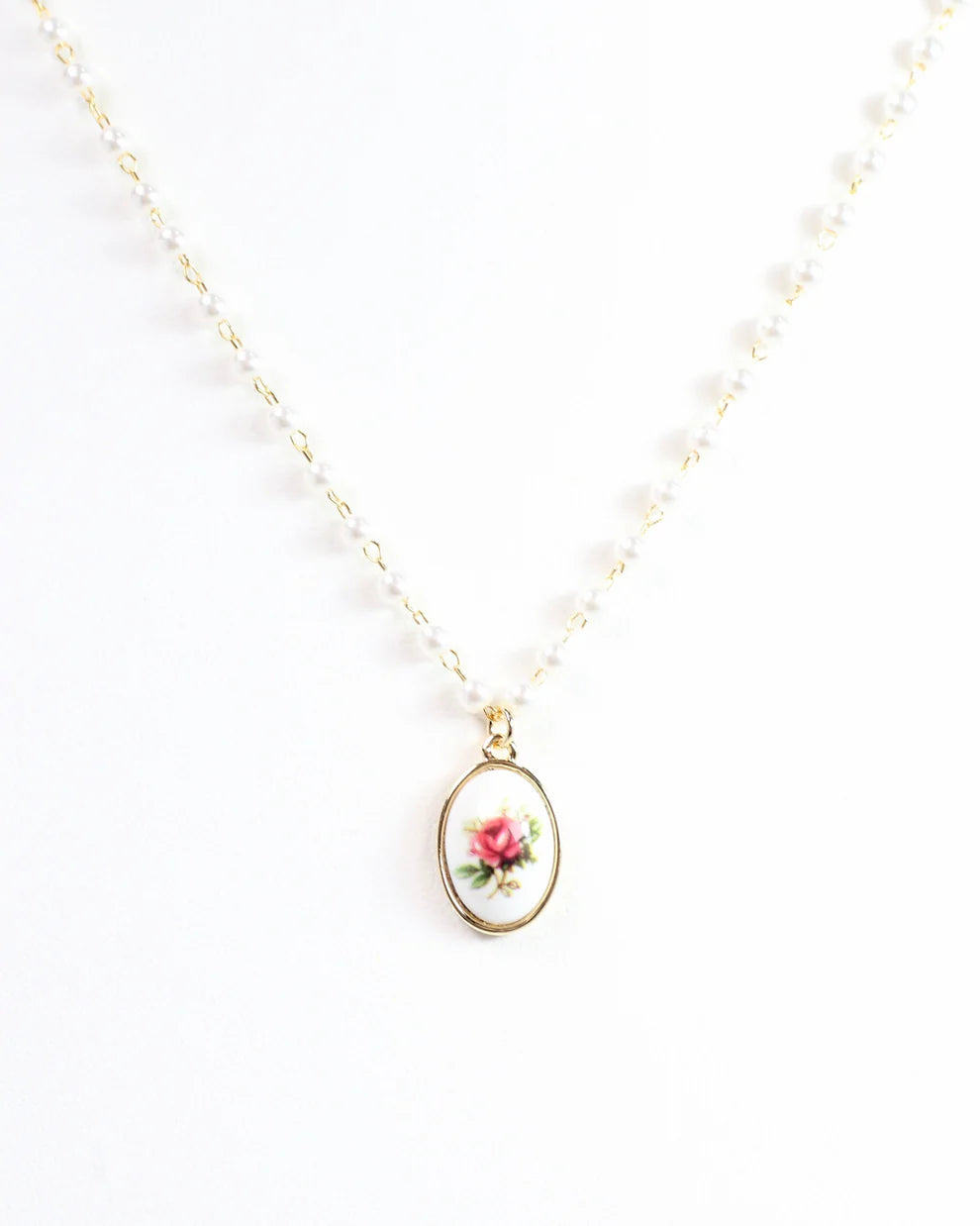 Rikimmy Rose Pendant Necklace Gold