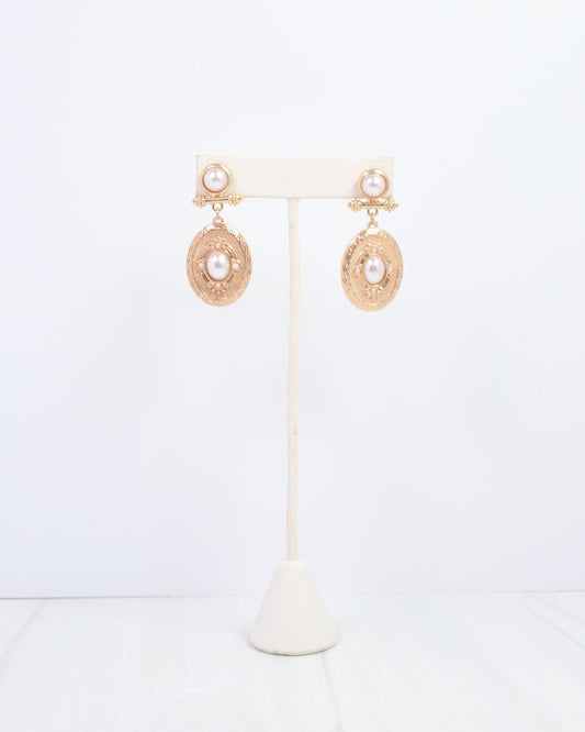 Beyan Oval Drop Earring Pearl