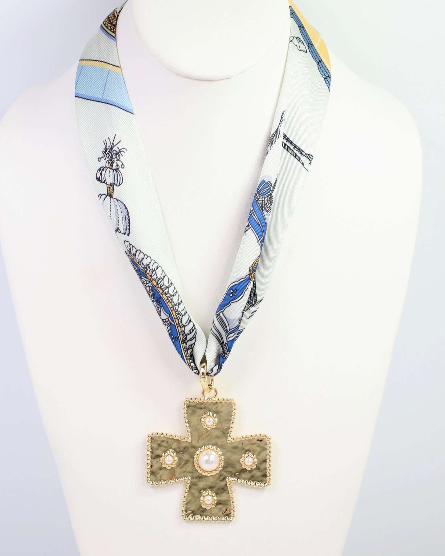 Cayce Large Cross Charm Gold