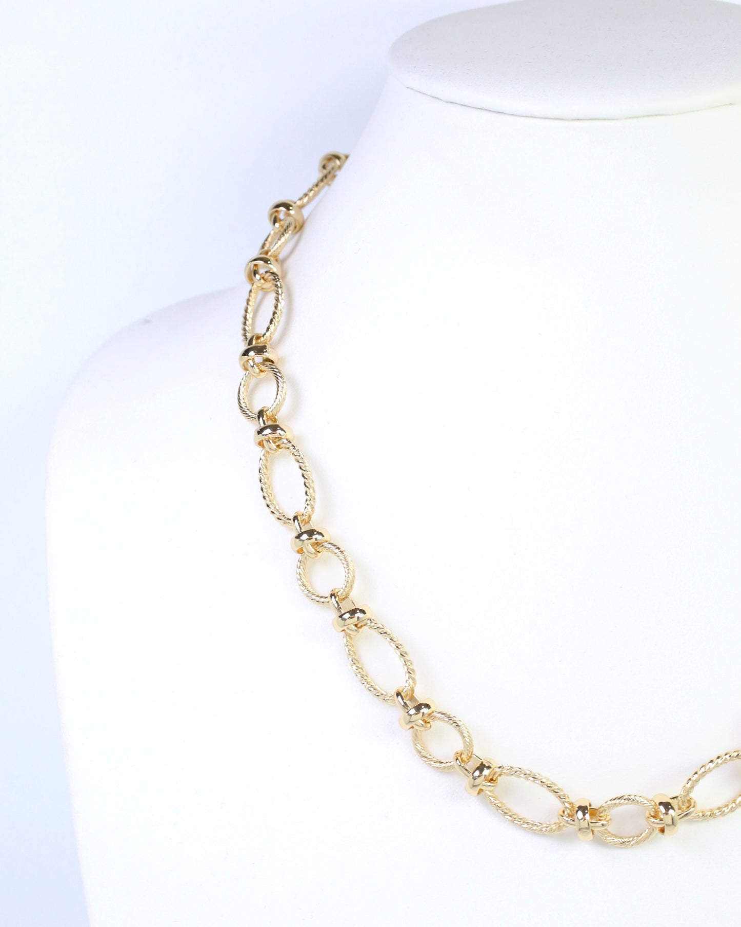 Autumn Link Necklace Gold