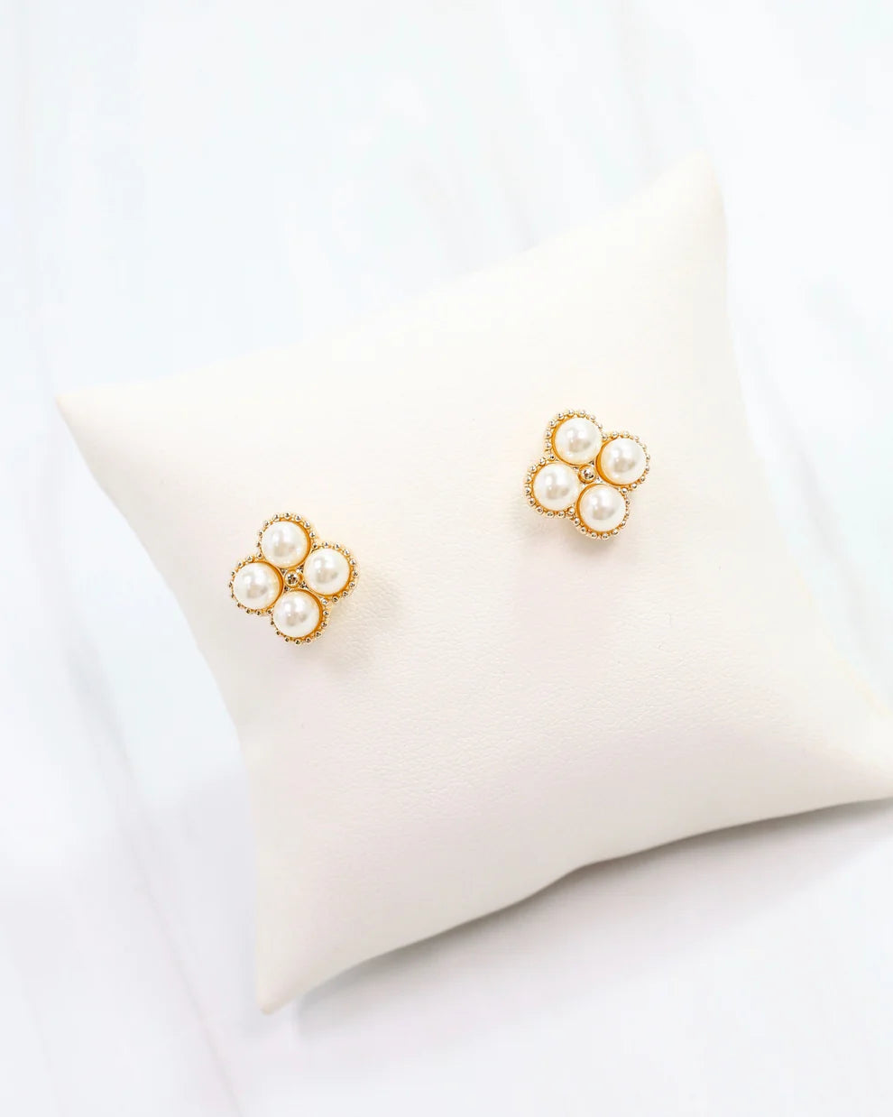 Larson Pearl Stud Gold