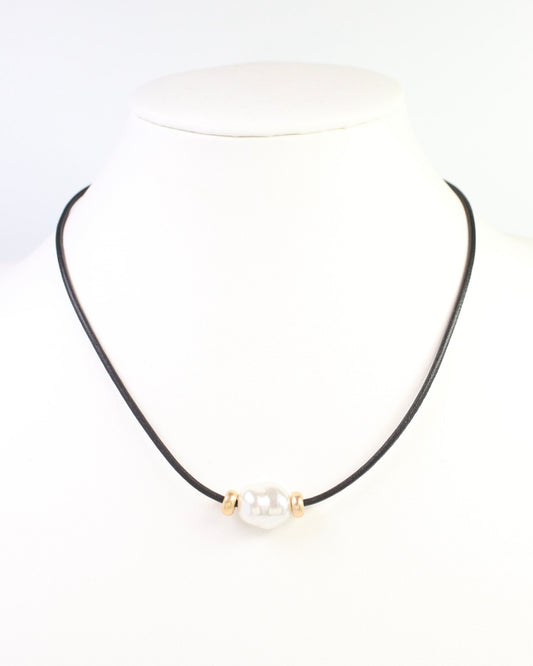 Leila Baroque Pearl Leather Cord Necklace Black