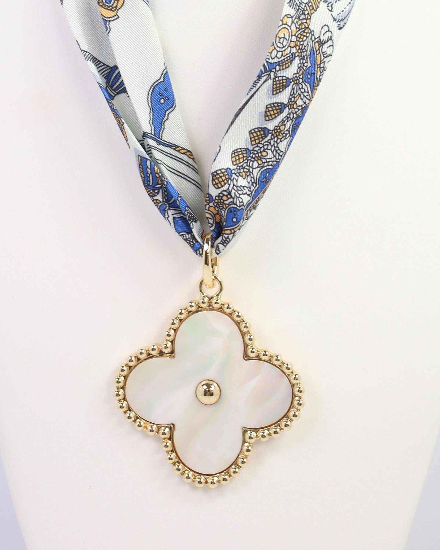 Gina Large Clover Charm Mother Of Pearl