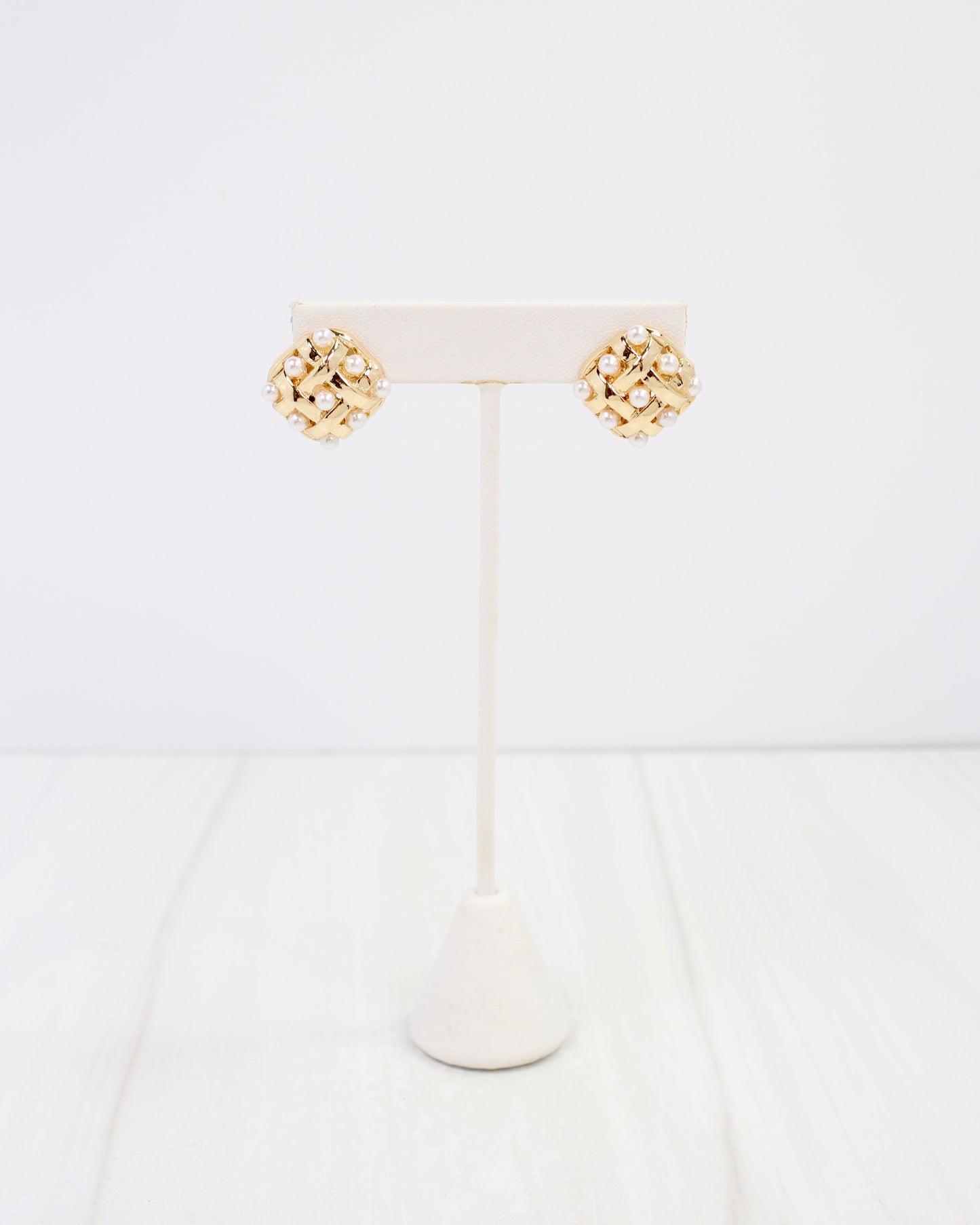Salina Pearl Embellished Stud Earring Gold