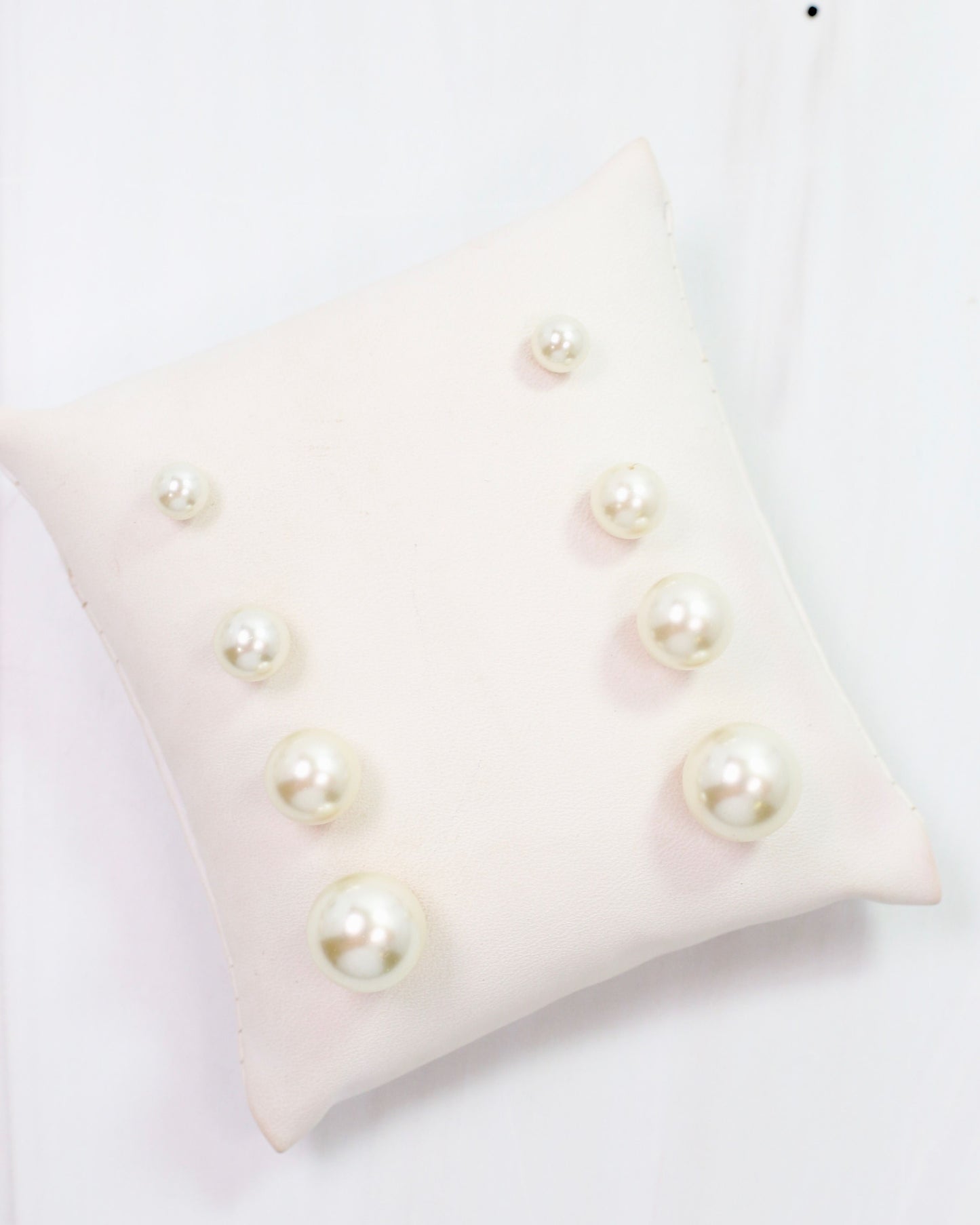Britt Pearl Stud Set Pearl